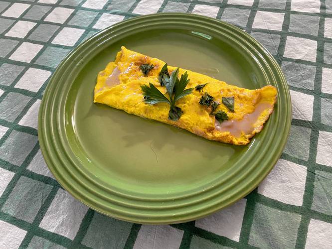 Bill Shea’s culinary specialty was an omelet. He preferred the French spelling, “omelette.” At party after party, he quickly and dramatically cooked and dished up individual omelets for his musical guests. His prowess with a frying pan was legendary.