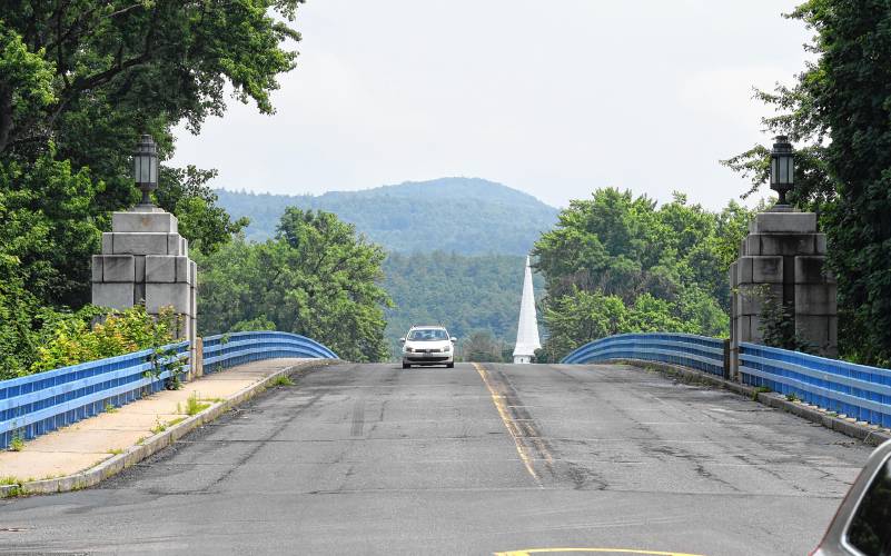 The Sunderland Bridge over the Connecticut River between Deerfield and Sunderland.