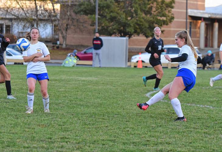 Gateway’s Elizabeth Kadzik (4) clears the ball away during the first half of the Gators’ 00-00 loss to Pioneer on Thursday afternoon in Northfield.