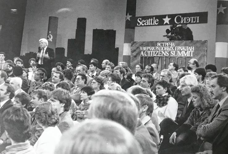 “A Citizens’ Summit,” connected two studio audiences in real time in the U.S. and the Soviet Union. The U.S. audience was filmed at a studio owned by the television station affiliated with NBC in Seattle, Washington, and the Soviet audience was filmed at a studio in Leningrad, now known as Saint Petersburg, Russia. 