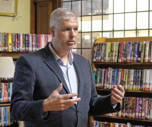 Wheeler Memorial Library welcomed Charles Marohn, founder and president of Strong Towns, a nonprofit dedicated to helping American cities and towns achieve financial resiliency, on Wednesday night.