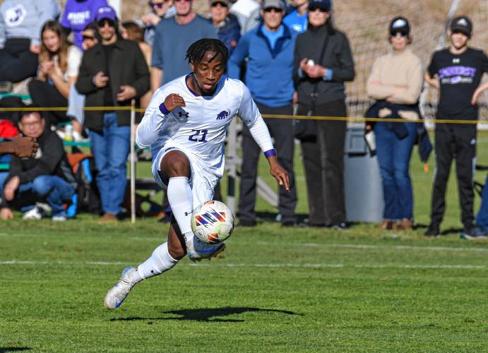 Amherst College’s Mohammed Nuhu scored the game-winning penalty kick Thursday night to lift the Mammoths past Middlebury and into the NCAA Div. III national championship game.